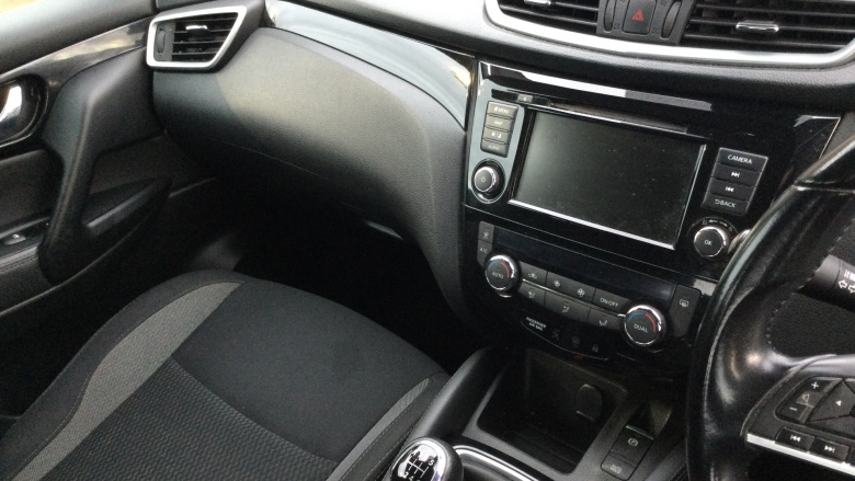 Nissan Qashqai 1.3 DiG-T Acenta Premium 5dr Petrol Hatchback